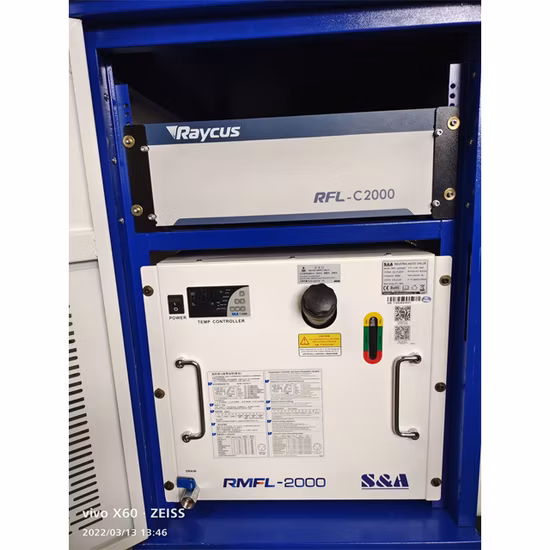 Máquina portátil de remoção de ferrugem a laser de fibra para limpeza de metal enferrujado